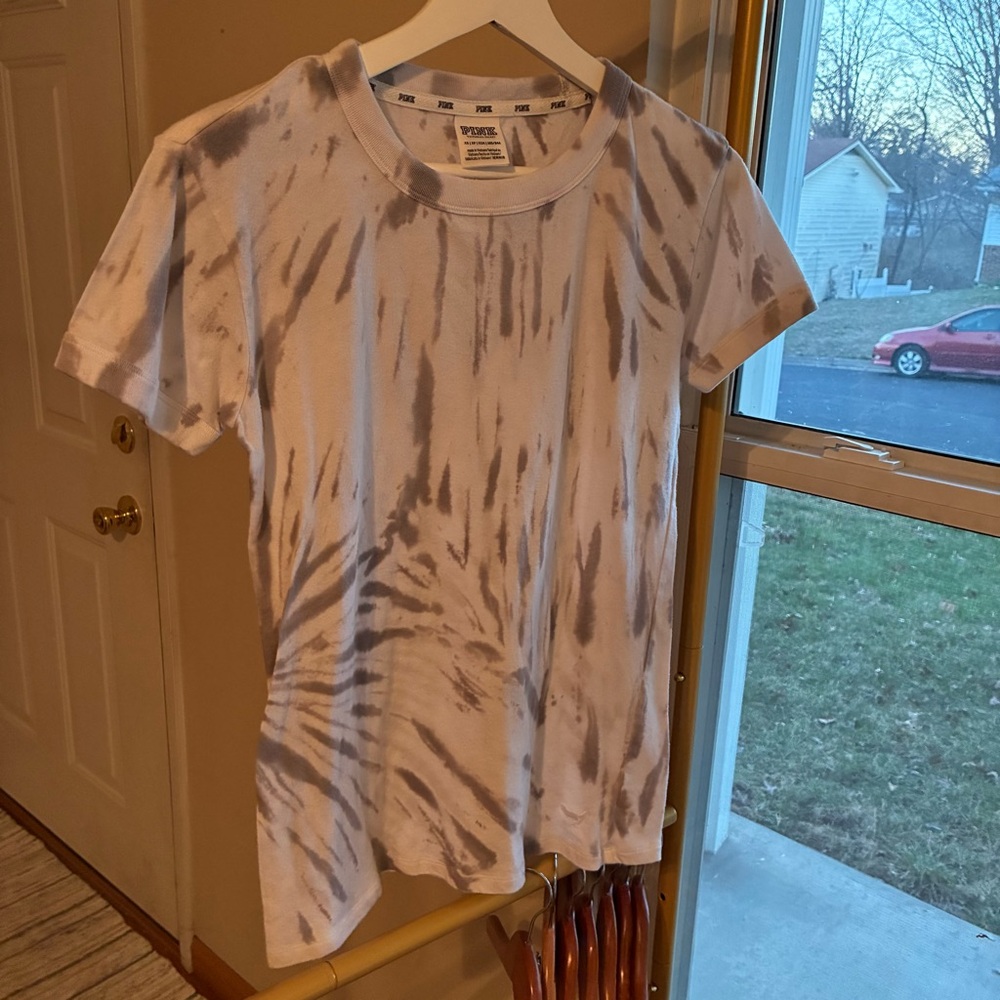 PINK Tie-Dye Short Sleeve Tee in Light Taupe and White